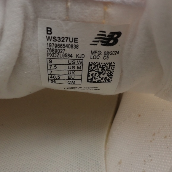 NEW Women's New Balance 327 Suede Sneakers WS327UE Angora/Sea Salt - Picture 6 of 9